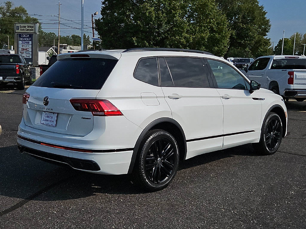 Used 2022 Volkswagen Tiguan SE R-Line AWD/4WD image 9
