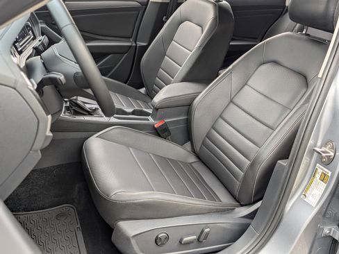 Used 2024 Volkswagen Jetta SE image 16