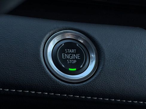 Certified 2022 Cadillac Escalade Premium Luxury image 26