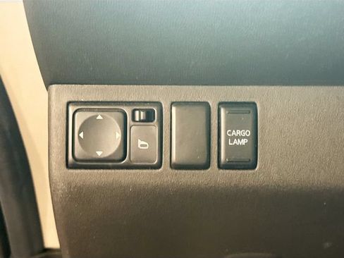 Used 2012 Nissan Frontier SV w/ SV Premium Utility Pkg AWD/4WD image 11