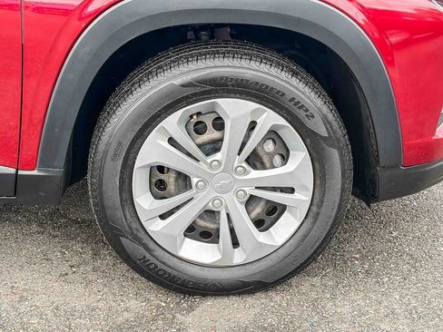 Used 2024 Chevrolet Trax LS FWD image 12
