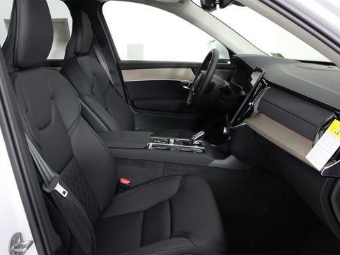 New 2025 Volvo XC90 B6 Plus w/ Protection Package Premier image 10