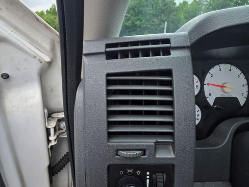 Used 2007 Dodge Ram 1500 Truck ST w/ V6 Value Group RWD image 12