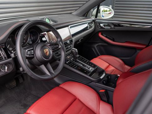 Used 2025 Porsche Macan Turbo image 5