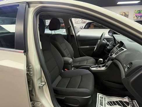 Used 2015 Chevrolet Cruze LT FWD image 11