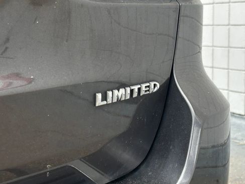 Used 2017 Jeep Grand Cherokee Limited image 38