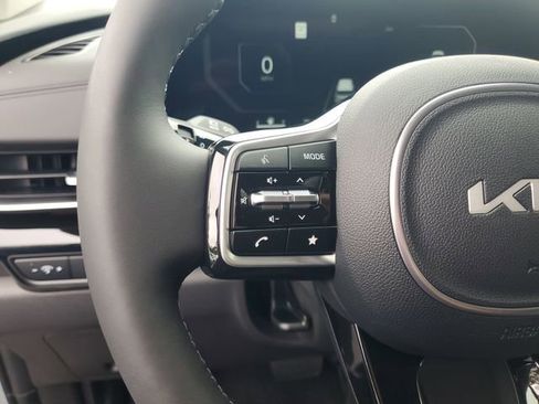 New 2026 Kia Carnival SX Prestige FWD image 11