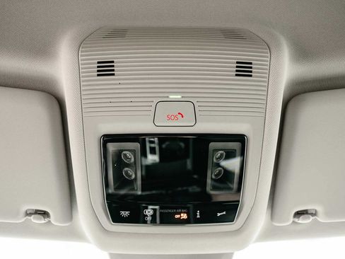 New 2025 Volkswagen Atlas SE image 30