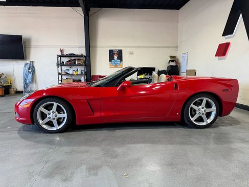 Used 2006 Chevrolet Corvette Convertible w/ Preferred Equipment Group image 8