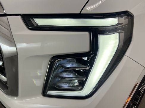 New 2026 GMC Yukon XL Elevation w/ LPO, Floor Liner Package image 10