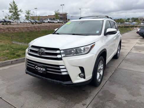 Used 2018 Toyota Highlander Limited AWD/4WD image 3