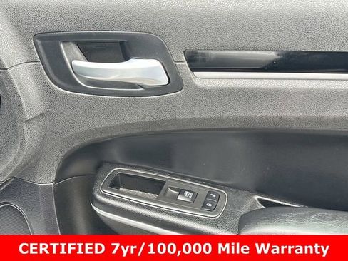 Certified 2023 Chrysler 300 S image 9