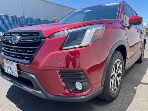 Certified 2022 Subaru Forester Premium AWD/4WD image 9