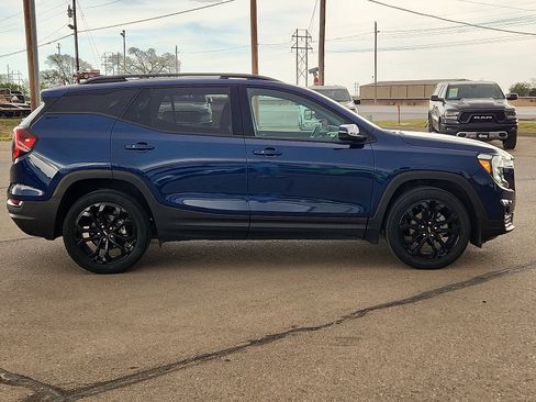 Used 2022 GMC Terrain SLT w/ Elevation Edition FWD image 5