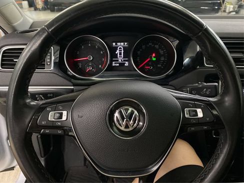 Used 2017 Volkswagen Jetta SEL FWD image 23