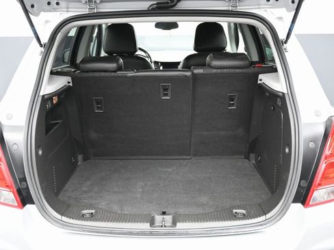 Used 2019 Chevrolet Trax LT w/ LT Convenience Package image 15