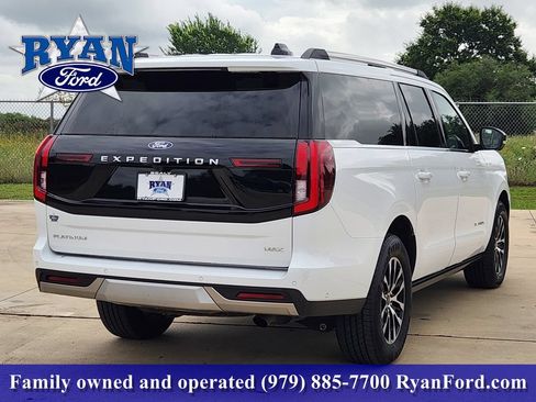 Certified 2025 Ford Expedition Max Platinum AWD/4WD image 4