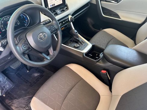 Used 2024 Toyota RAV4 XLE w/ Convenience Package AWD/4WD image 11