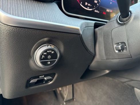 Used 2024 Mercedes-Benz C 300 4MATIC Sedan image 16