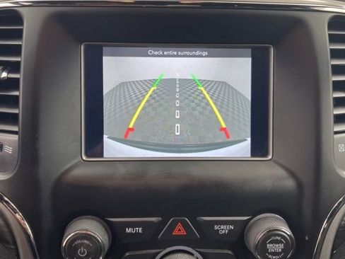 Used 2020 Jeep Grand Cherokee Laredo image 14