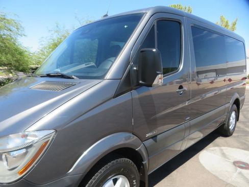 Used 2016 Mercedes-Benz Sprinter 2500 image 8