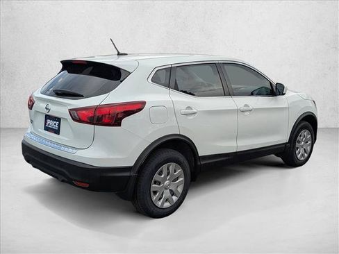 Used 2018 Nissan Rogue Sport S FWD image 5