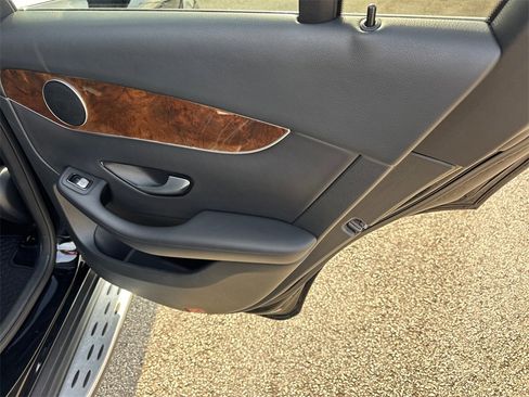 Used 2017 Mercedes-Benz GLC 300 image 16