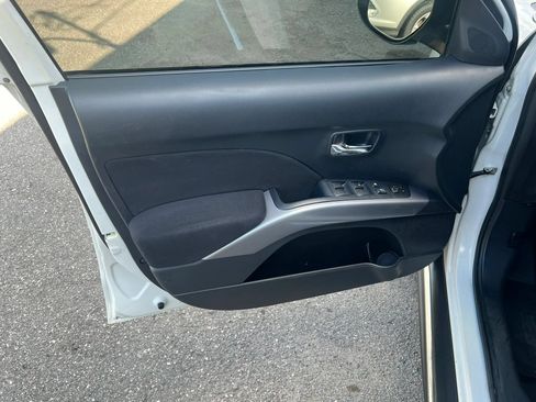 Used 2010 Mitsubishi Outlander SE FWD image 6