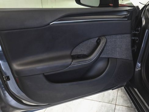 Used 2021 Tesla Model S Plaid image 8