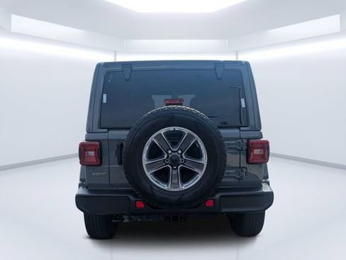 Used 2022 Jeep Wrangler Unlimited Sahara w/ LED Lighting Group AWD/4WD image 4