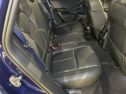 Certified 2026 Porsche Macan Turbo AWD/4WD image 21