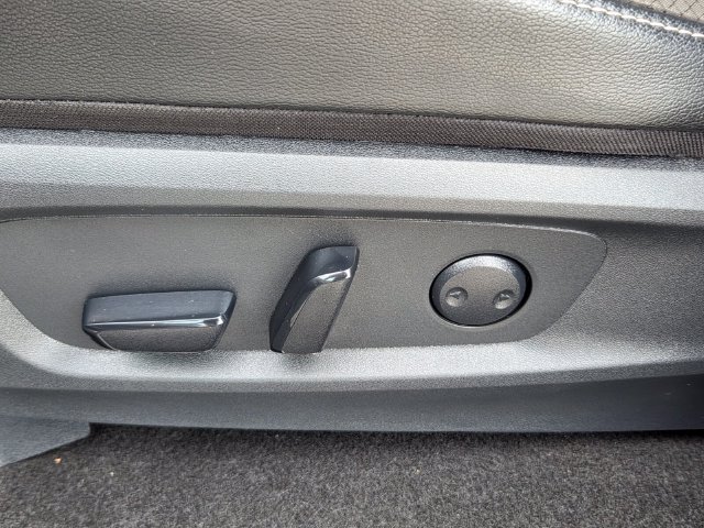 Used 2025 Nissan Pathfinder SL w/ SL Premium Package FWD image 12