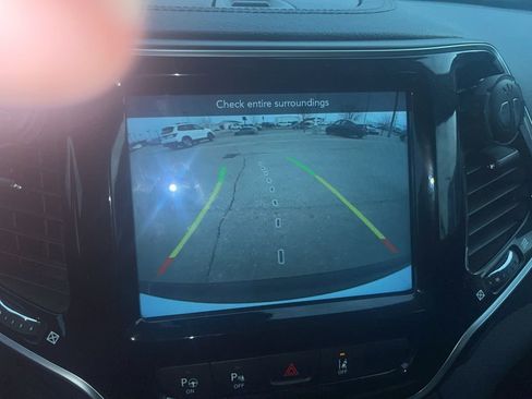 Used 2021 Jeep Cherokee Limited AWD/4WD image 14