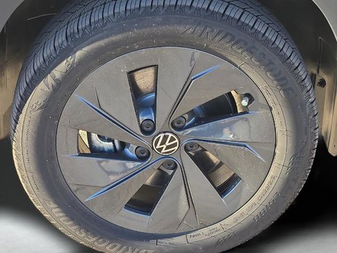 New 2026 Volkswagen Taos S FWD image 8
