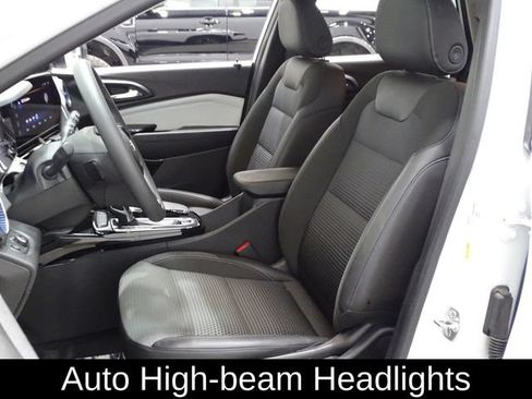 Used 2024 Chevrolet Trax LT FWD image 10