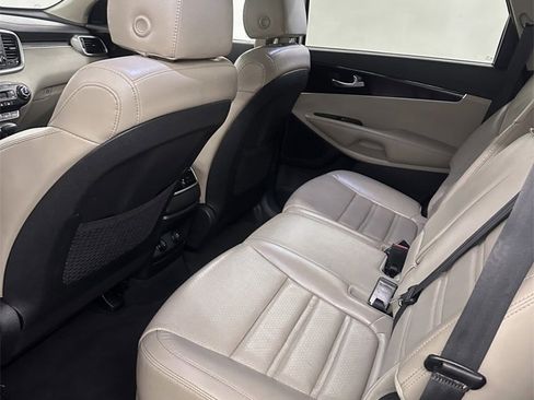 Used 2020 Kia Sorento EX image 26