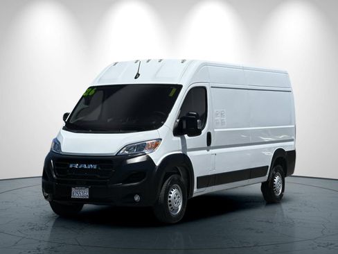 Used 2026 RAM ProMaster 2500 w/ Convenience Group FWD image 8