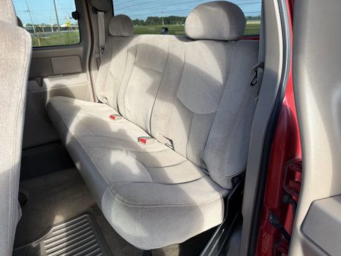 Used 2005 GMC Sierra 2500 SLE w/ Heavy-Duty Power Package image 11