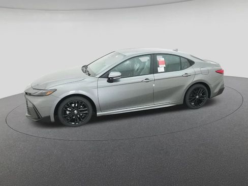 New 2026 Toyota Camry SE image 2