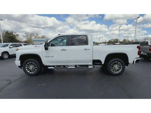 New 2026 Chevrolet Silverado 2500 LT w/ Z71 Chrome Sport Edition AWD/4WD image 5