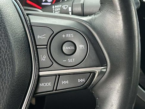 Used 2018 Toyota Camry XSE FWD image 21