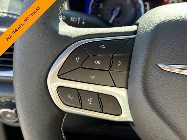 Used 2026 Chrysler Pacifica Select FWD image 36