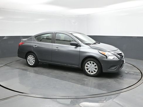 Used 2019 Nissan Versa SV image 17