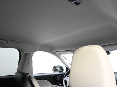 New 2026 Lincoln Aviator AWD image 17