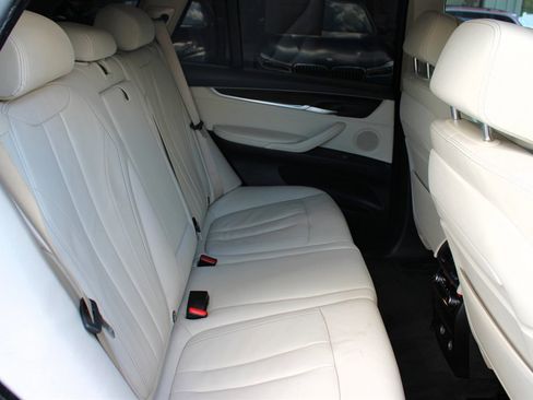 Used 2015 BMW X5 xDrive35d image 19