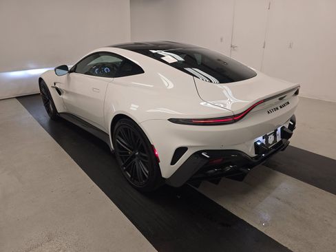 Used 2025 Aston Martin V8 Vantage Coupe image 3