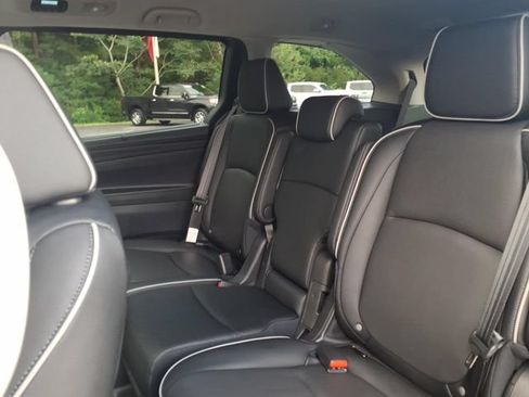 Used 2025 Honda Odyssey Touring image 6