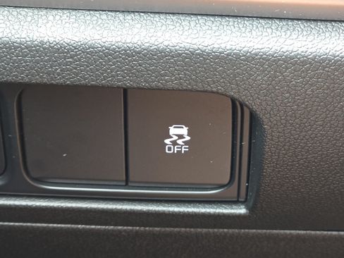 Used 2024 Kia Sorento S FWD image 13
