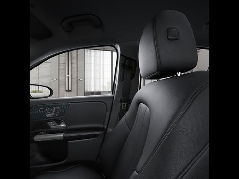Certified 2026 Mercedes-Benz GLA 250 4MATIC image 45