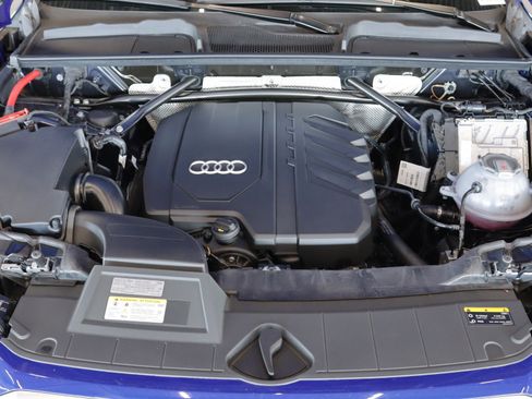 Certified 2025 Audi Q5 2.0T Premium AWD/4WD image 4